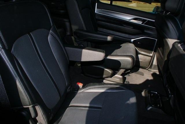 2024 Jeep Wagoneer L Series II Carbide