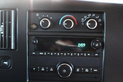 2024 Chevrolet Express Passenger 3500 1LT