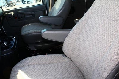 2024 Chevrolet Express Passenger 3500 1LT