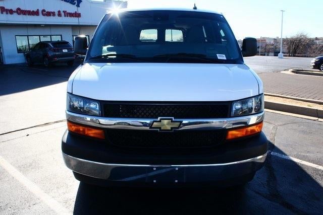 2024 Chevrolet Express Passenger 3500 1LT