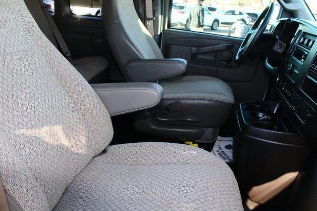 2024 Chevrolet Express Passenger 3500 1LT