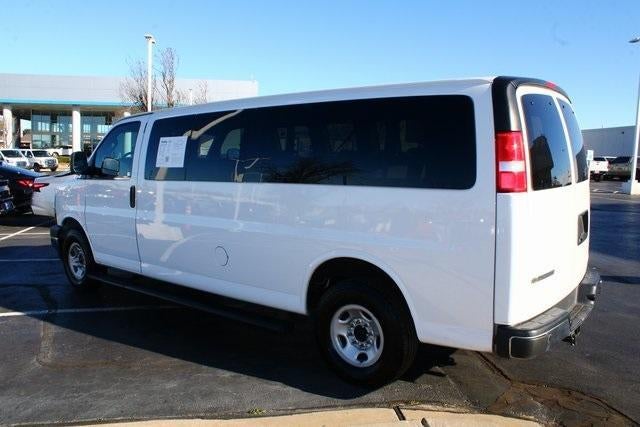 2024 Chevrolet Express Passenger 3500 1LT