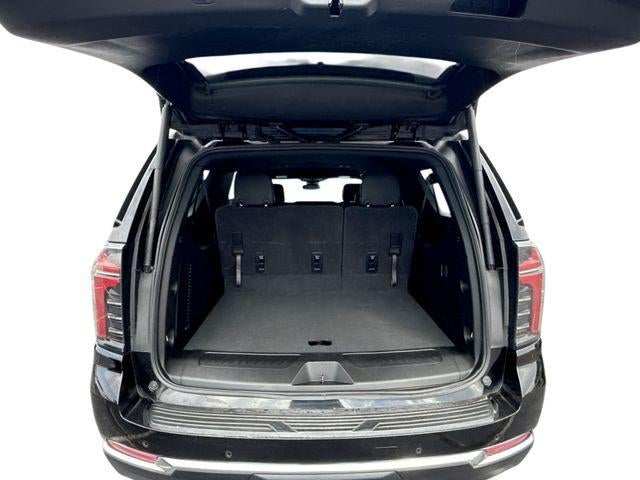 2025 Chevrolet Suburban LT