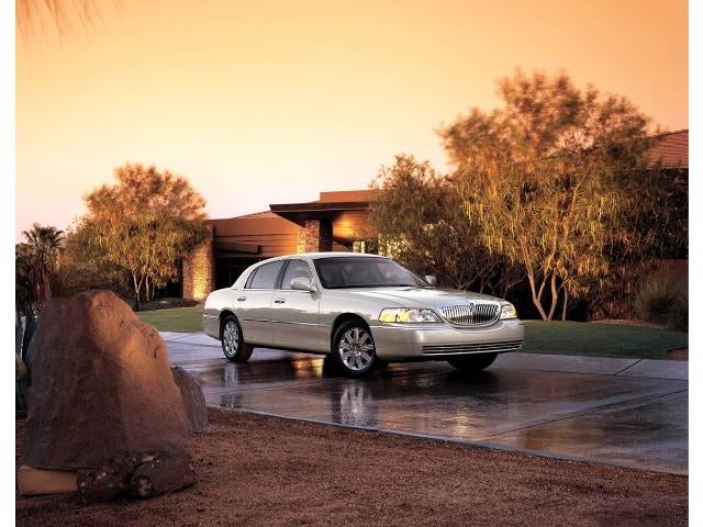 2006 Lincoln Town Car Signature