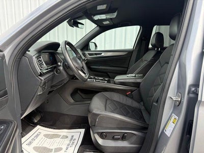 2024 Volkswagen Atlas Cross Sport 2.0T SE w/Technology