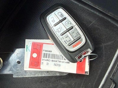 2026 Chrysler Pacifica Select