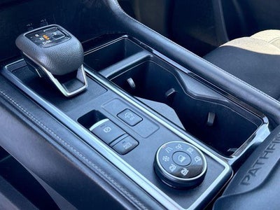 2023 Nissan Pathfinder SV