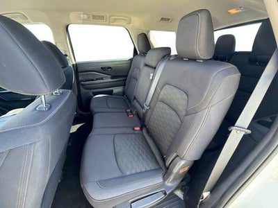 2023 Nissan Pathfinder SV