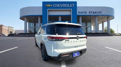 2023 Nissan Pathfinder SV