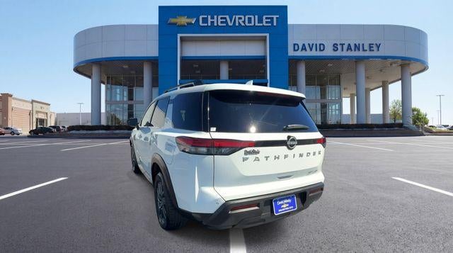 2023 Nissan Pathfinder SV