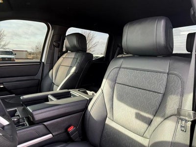 2025 Toyota Tundra 4WD SR5