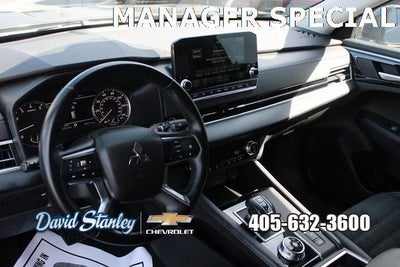 2024 Mitsubishi Outlander SE