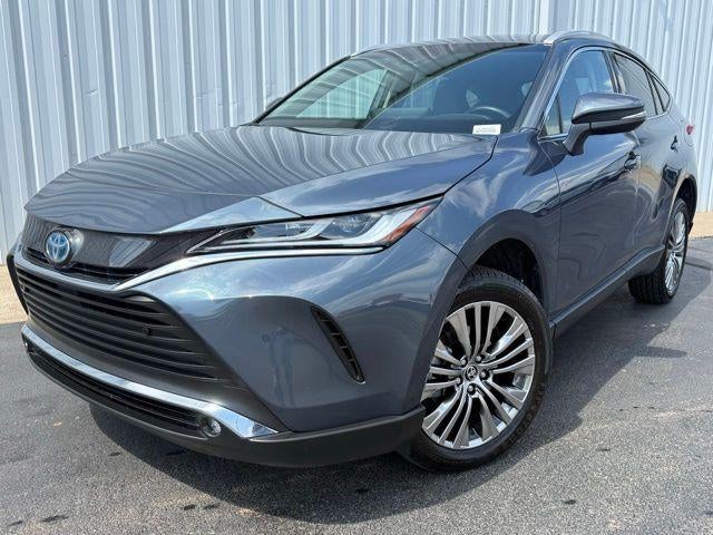 2024 Toyota Venza's photo