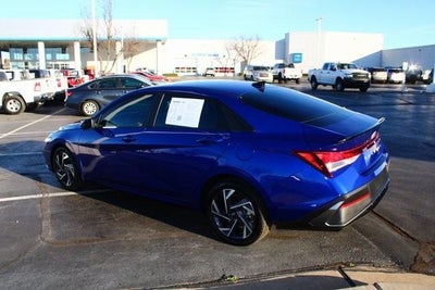 2025 Hyundai Elantra SEL Sport