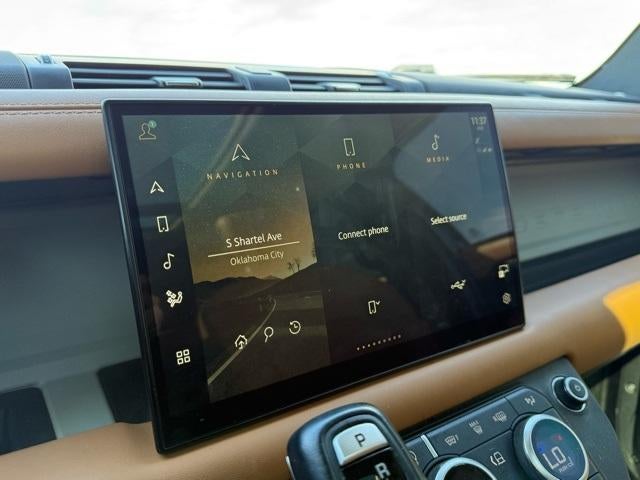 2023 Land Rover Defender First Edition