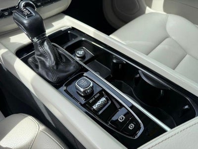 2020 Volvo XC60 Momentum