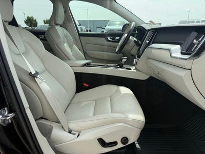 2020 Volvo XC60 Momentum