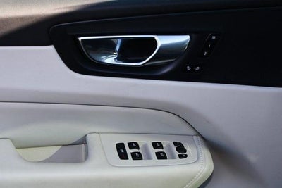 2023 Volvo XC60 Recharge Plug-In Hyb Core Bright Theme