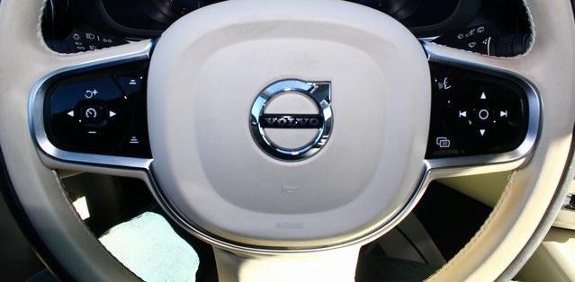 2023 Volvo XC60 Recharge Plug-In Hyb Core Bright Theme