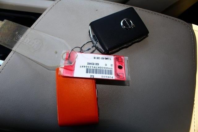 2023 Volvo XC60 Recharge Plug-In Hyb Core Bright Theme