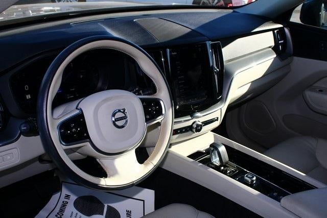 2023 Volvo XC60 Recharge Plug-In Hyb Core Bright Theme