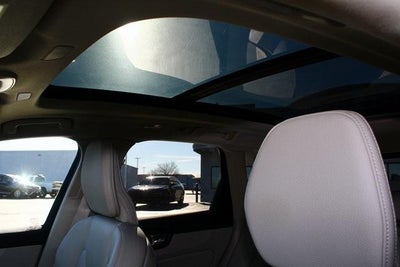 2023 Volvo XC60 Recharge Plug-In Hyb Core Bright Theme